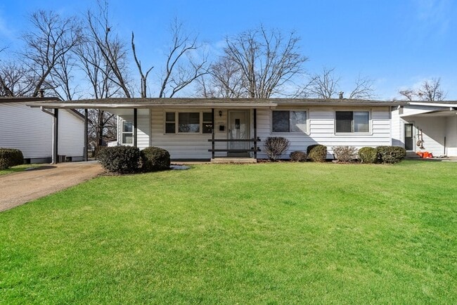Building Photo - 2095 Collier Dr Rental