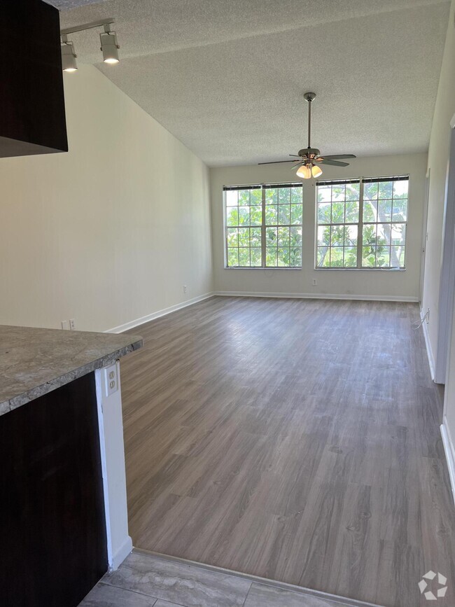 Building Photo - 6300 La Costa Dr Unit K Rental
