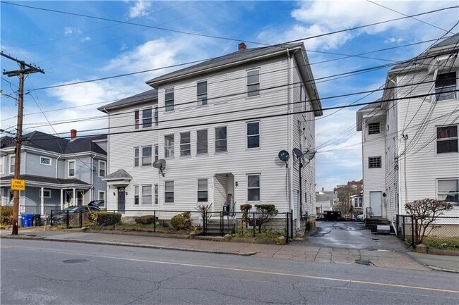 Photo - 135 Illinois St Unidad 2