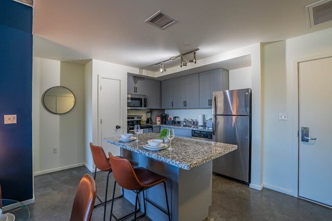 Photo - 915 N 4th St Unidad SI ID1263209P