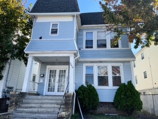 Building Photo - 596 S 19th St Rental