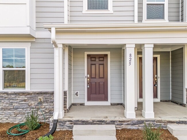 Photo - Gorgeous New Construction!  Updated Kitchen, SS Appliances, Open Floorplan, Garage, Pet Friendly!