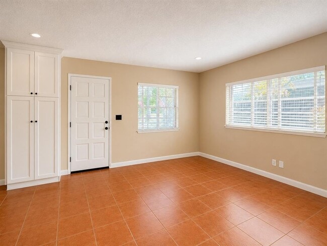 Photo - 1540 Oneco Ave