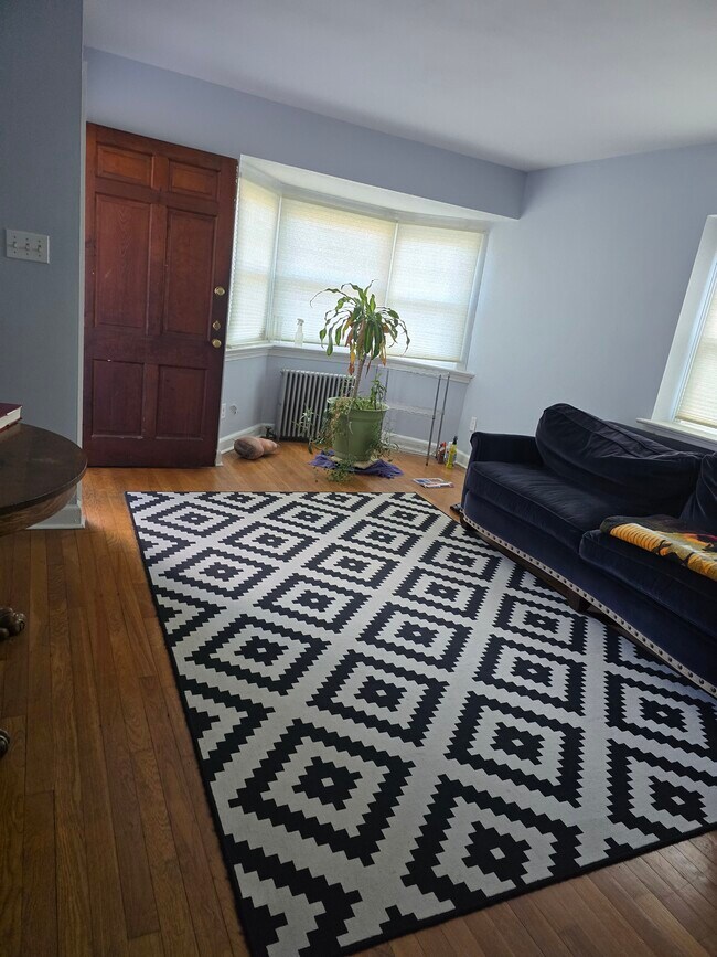 Photo - 160 Morton Ave Unidad Morton ave