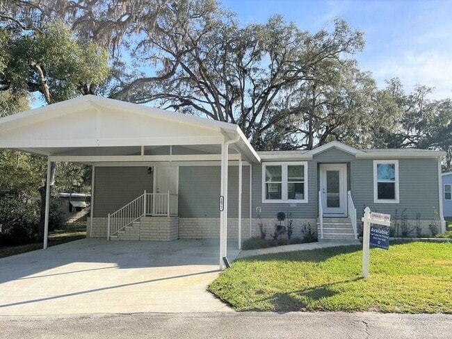 Building Photo - 1077 Cloverleaf Cir