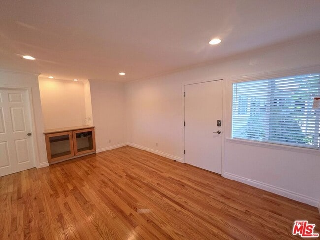 Photo - 305 Broadway St Unit 20