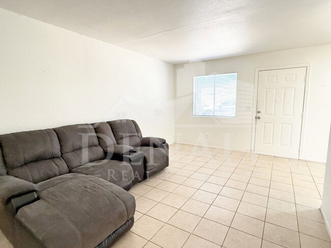 Photo - 2061 S Apache Dr Unit 1