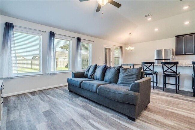 Photo - 117 Balsam St