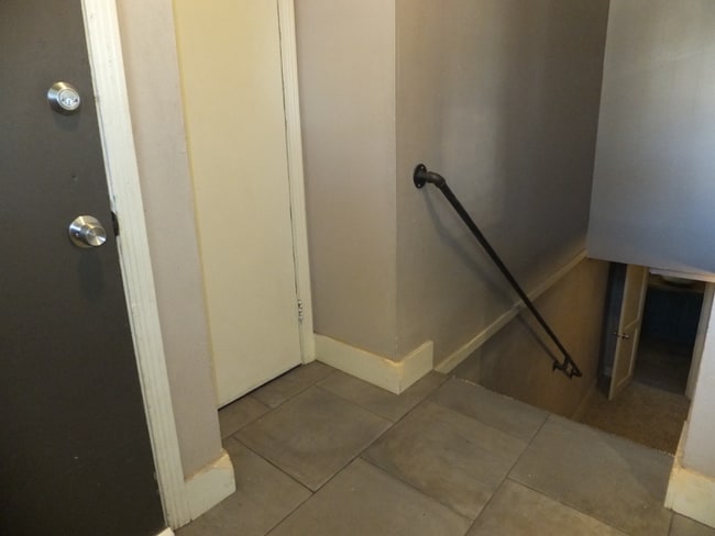 Photo - 837 Oxford Ln Unit 101