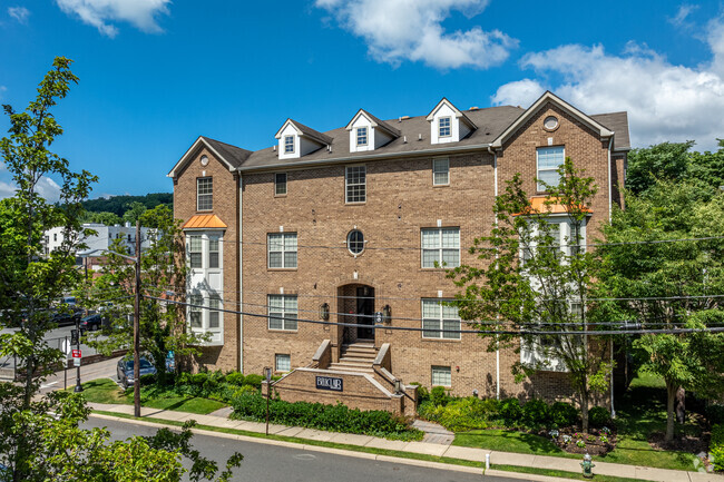 8 Bell Street - BELLCLAIRE, LLC Apartments