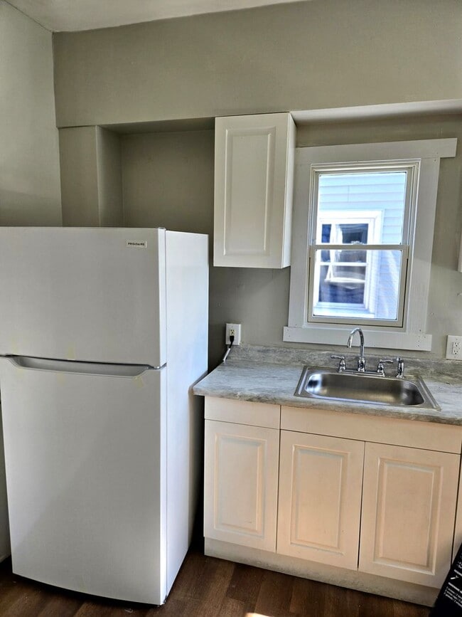 Building Photo - 316 Hawkins St Unit 1