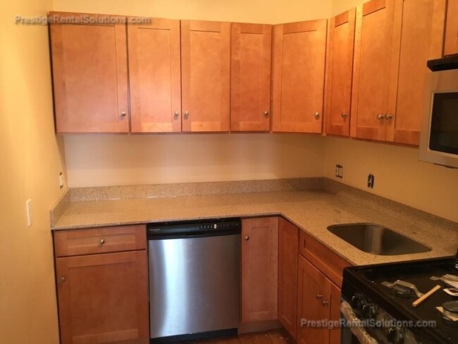 Photo - 120 Gladstone St Unit #3