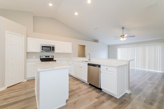 Photo - 9 Alicante Ct