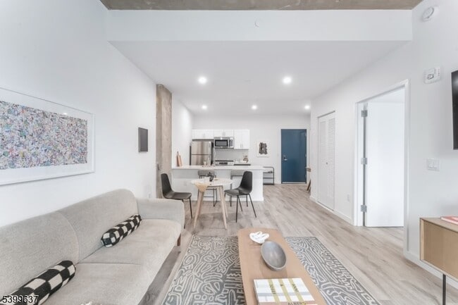 Photo - 10 Commerce Ct Unit 7H