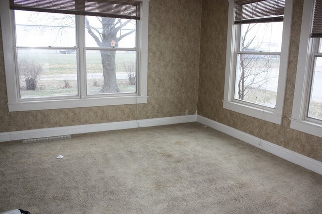 Photo - Acreage Nestled In City Of Pella