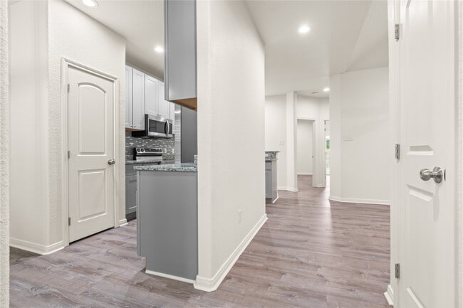 Photo - 525 E Spring Valley Rd Unidad 1103