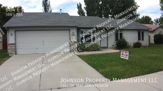 Photo - 664 E Hawk St