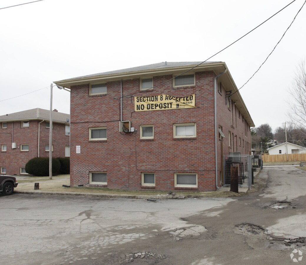 Photo - 4614-4616 Redman Ave