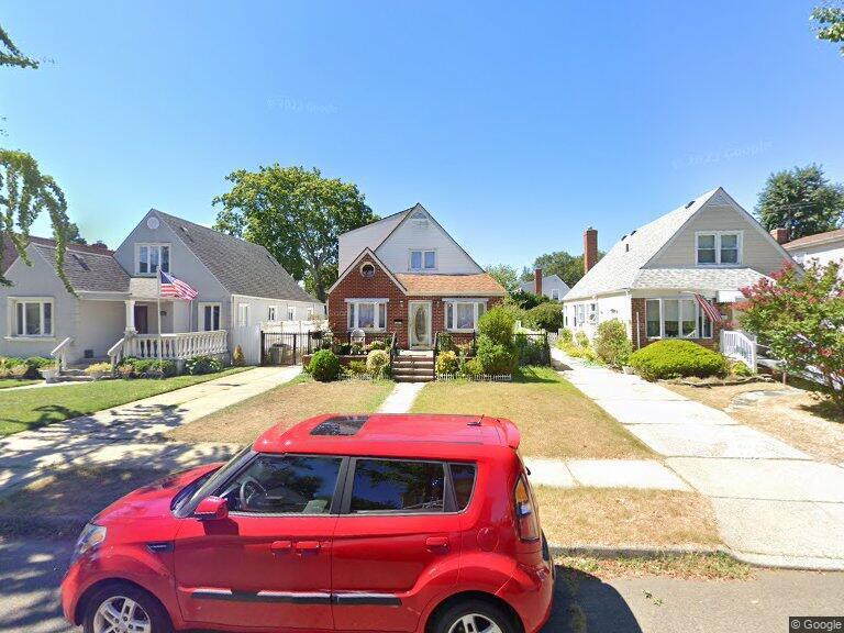 Photo - 82-22 265th St House