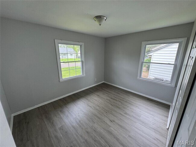 Photo - 252 Midlothian Rd