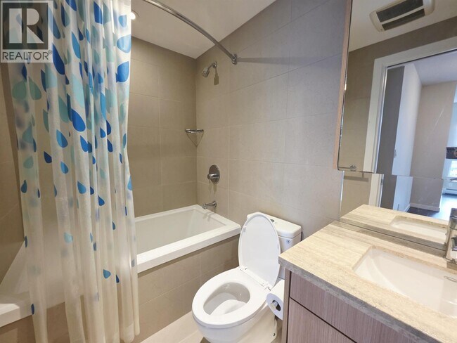 1708 Columbia St Unit 1004