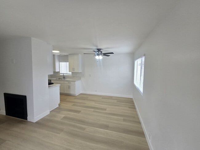 Photo - Sims16701 Unit C