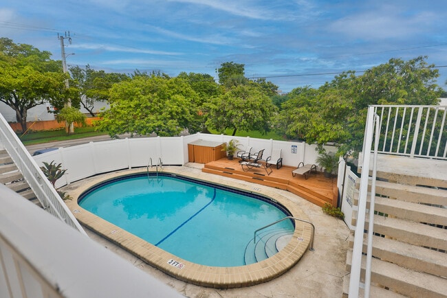 Photo - 391 SE 19th Ave Unit 7