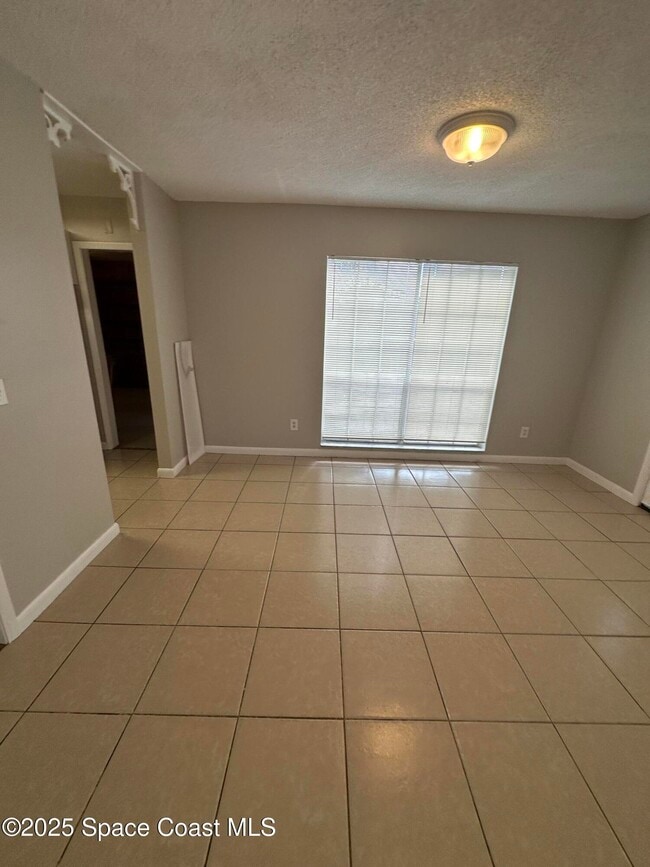 Photo - 686 John Hancock Ln