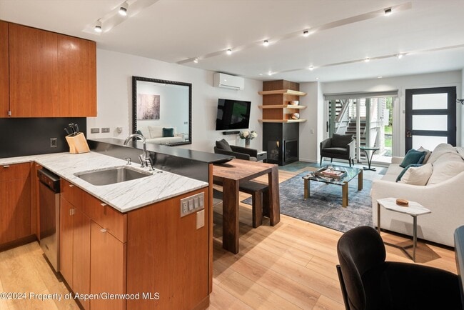 Photo - 100 E Dean St Unit 1E