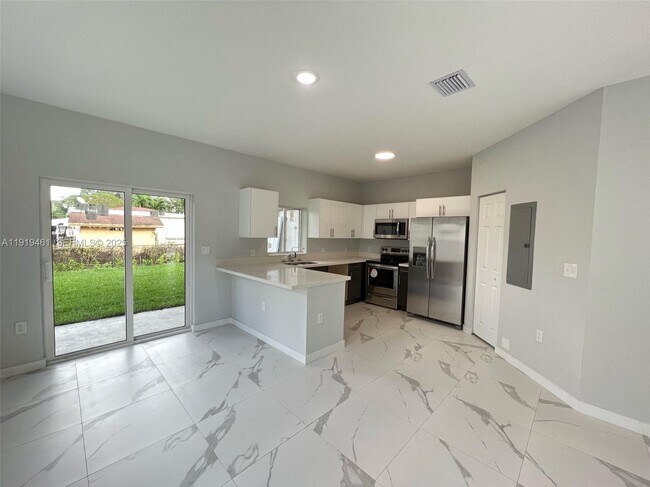 Photo - 808 NW 16th Ave