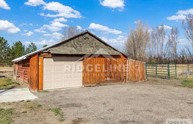 Photo - 2 Bed Home on .96 Acres!