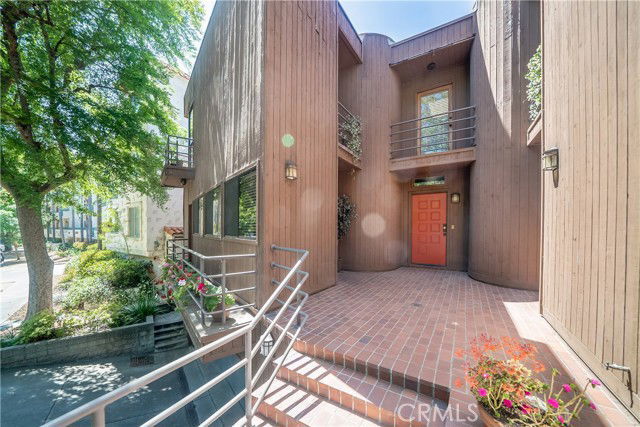 Building Photo - 13236 Valleyheart Dr