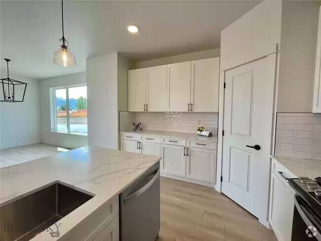 Building Photo - 901 Scenic Trl Rental