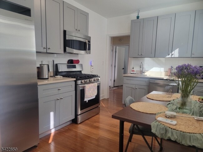 Building Photo - 24 E Price St