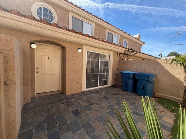 Photo - Charming & Light-Filled 3 Bed Townhome with Community Pool!