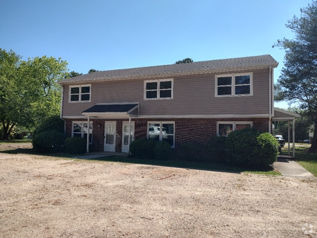 Building Photo - 705 Smithdale Dr Rental