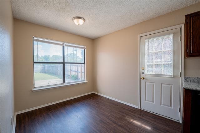 Photo - 832 Winding Creek Dr