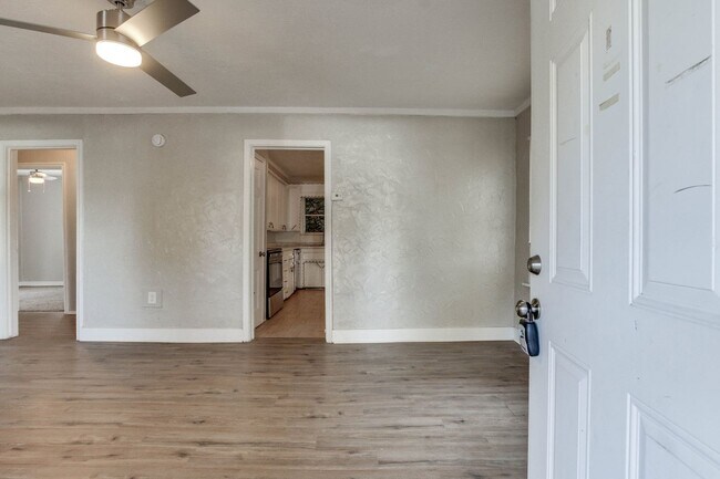 Photo - 506 E Curtis Dr