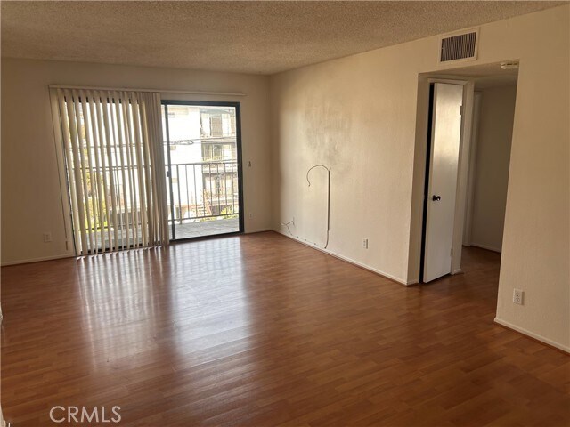 Photo - 822 E Lomita Ave Unidad 5