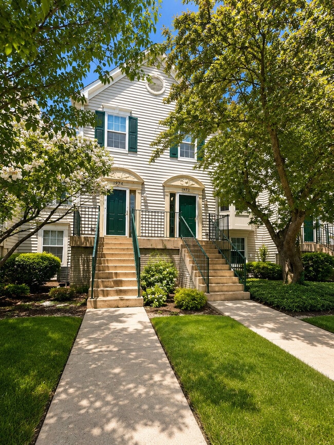Photo - 1917 Grandview Pl