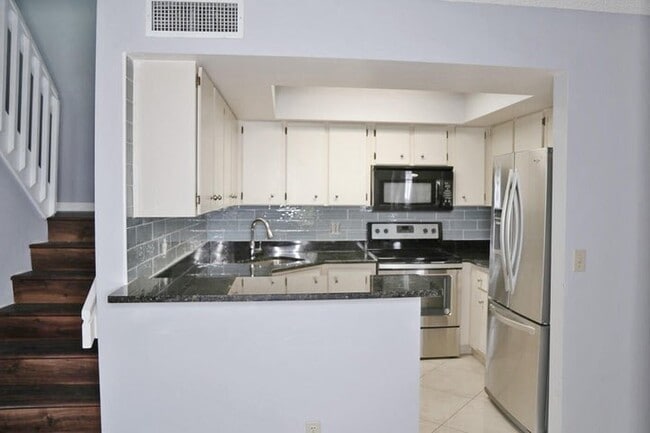 Photo - 3935 Village Dr