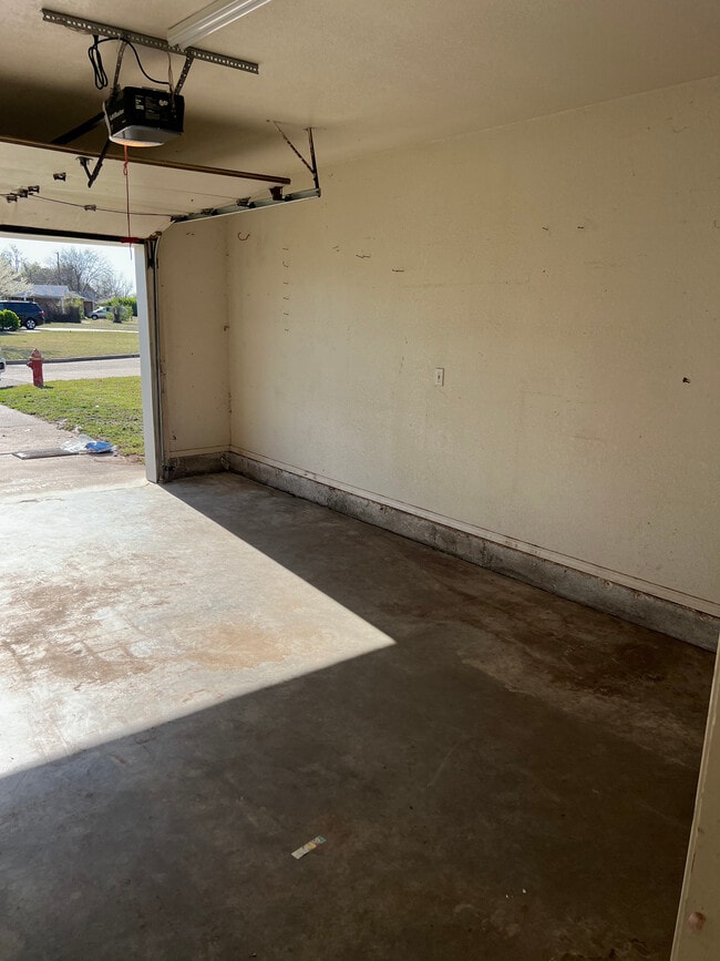Photo - 1031 Carlisle Cir