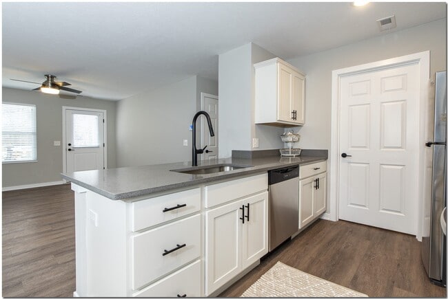 Photo - Spencer Court