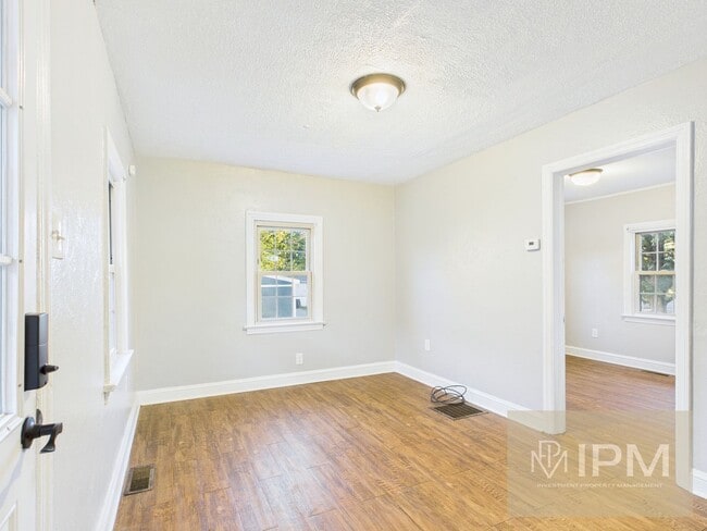 Photo - Available Now!!  Charming 2 Bed, 1 Bath Ho...