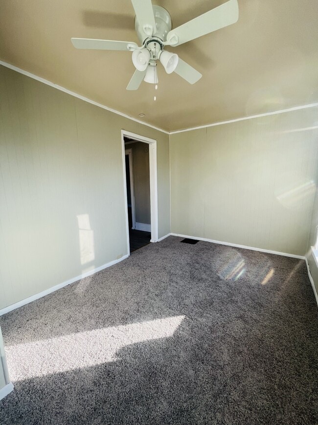 Photo - 735 E College Ave