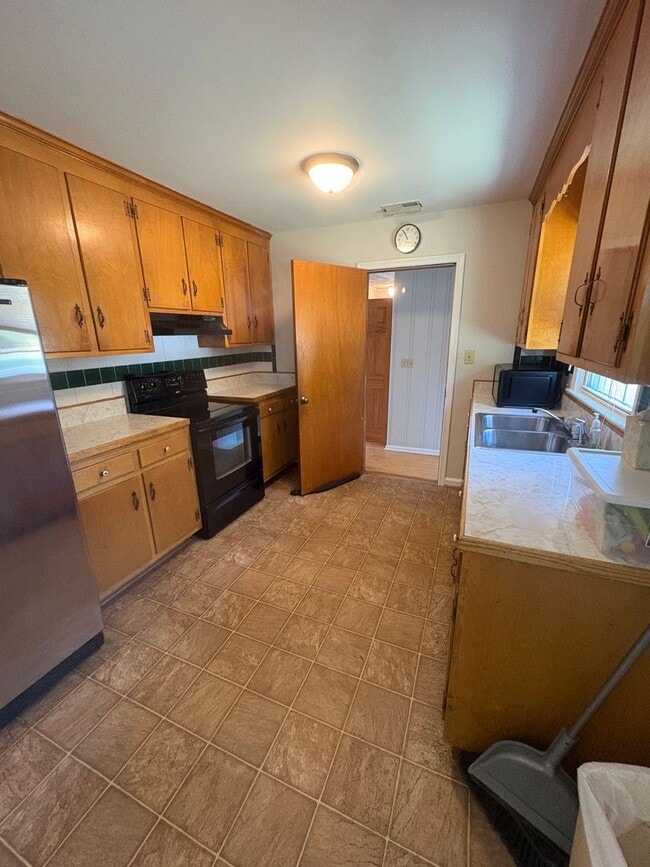 113 Bowen Dr