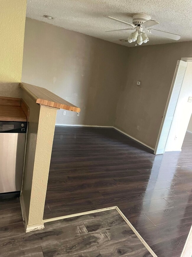 Photo - 2310 Bamboo Dr Unidad J303