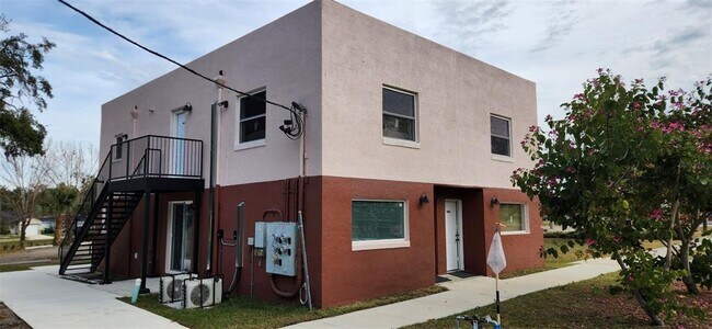 1147 E McDonald Ave Unit 202