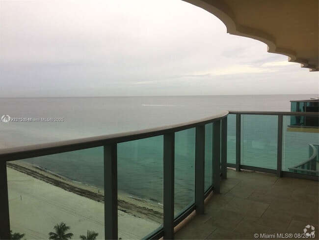 Building Photo - 2501 S Ocean Dr Unit PH9 Rental