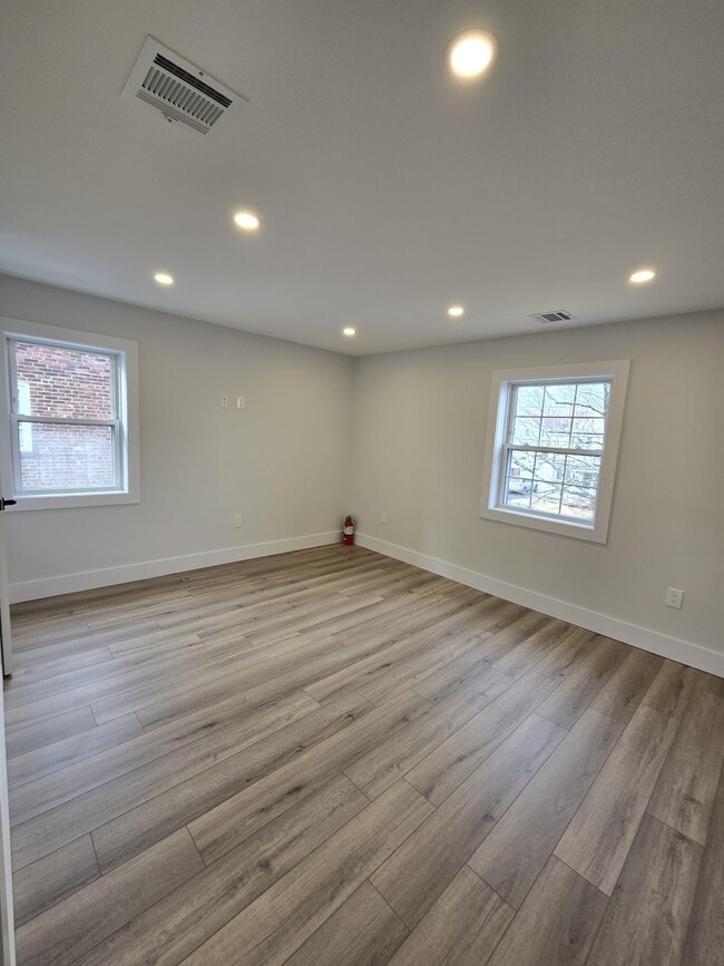 Photo - 613 Willow Ave Unidad 1st Flr